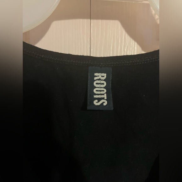 2000’s Women’s Small ROOTS Canada Work-Out Gym Tank. Wrap front style. Black. - Picture 2 of 5